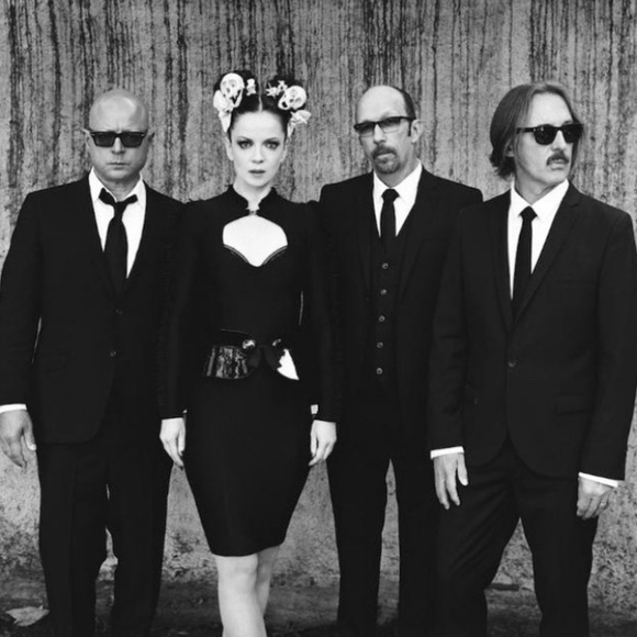 ❤️ Garbage Alt Rock Band Tee 🎵 - Picture 3 of 4